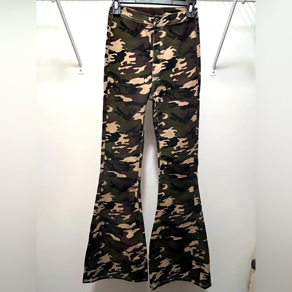 Swank A Posh: Camo Jeans (size M)